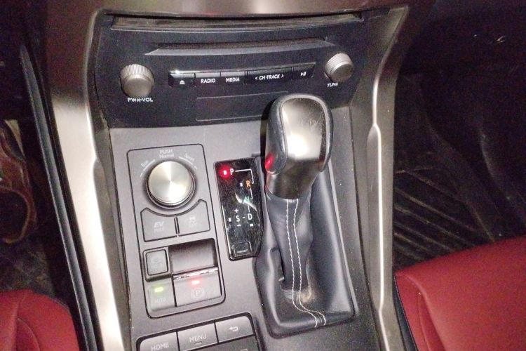 雷克萨斯NX 2020款 300h 前驱 锋尚版 国VI中控内饰18