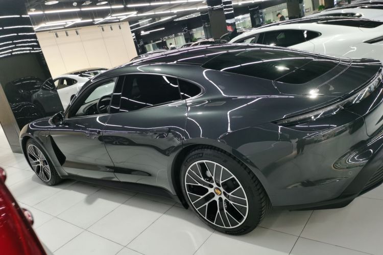 保时捷 2022款 改款 Taycan车身外观4