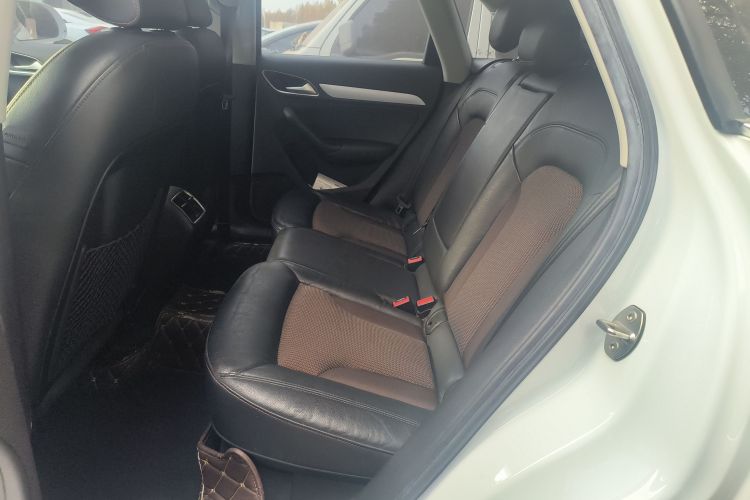 奥迪Q3 2018款 30周年年型 35 TFSI 时尚型中控内饰21