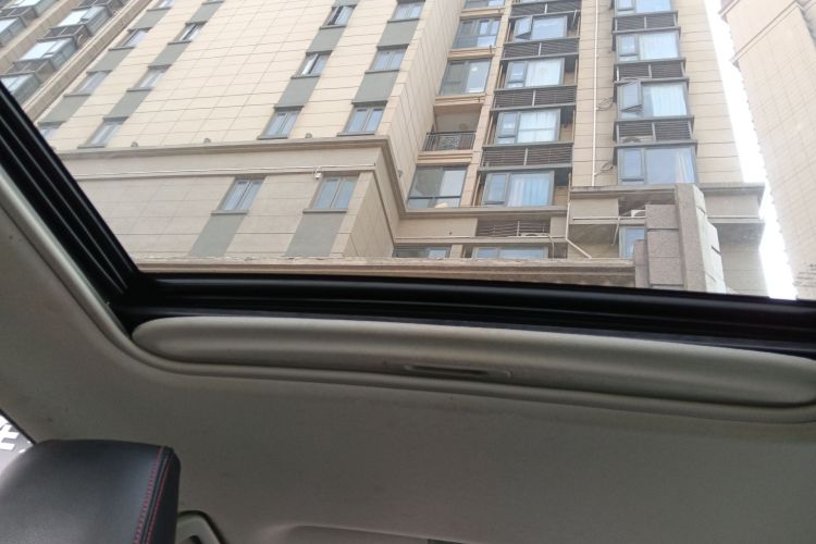 丰田 卡罗拉 2017款 改款 1.2T S-CVT GL-i中控内饰22