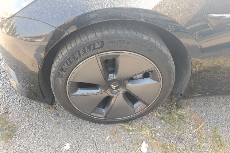 特斯拉 Model 3 2021款 标准续航后驱升级版 3D6车身外观6007