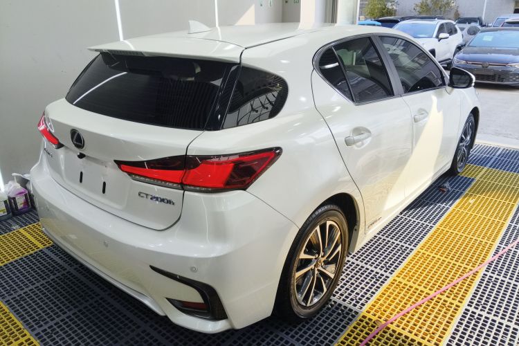 雷克萨斯CT 2020款 CT200h 精英版 单色车身外观7