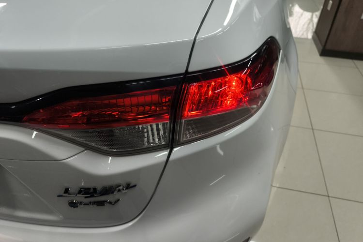 丰田 雷凌 2024款 智能电混双擎 1.8L 领先版车身外观9