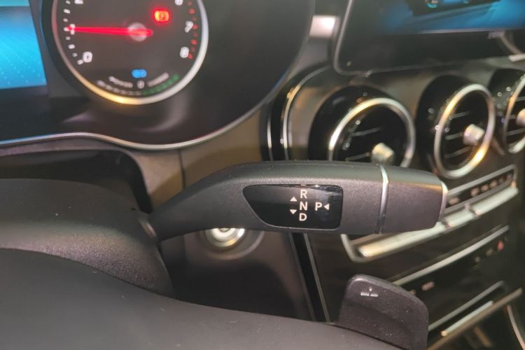 奔驰C级 2019款 C 260 L 运动版局部细节18