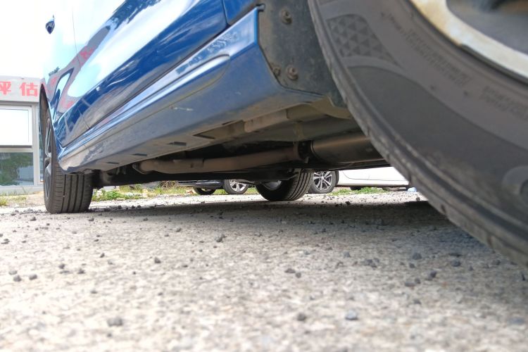 比亚迪 宋MAX 2017款 1.5T 自动智联精英型 7座机舱底盘29