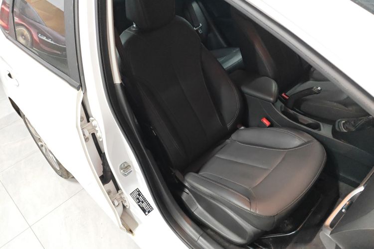 别克 英朗 2021款 改款 1.3T 自动轻混动精英型局部细节41