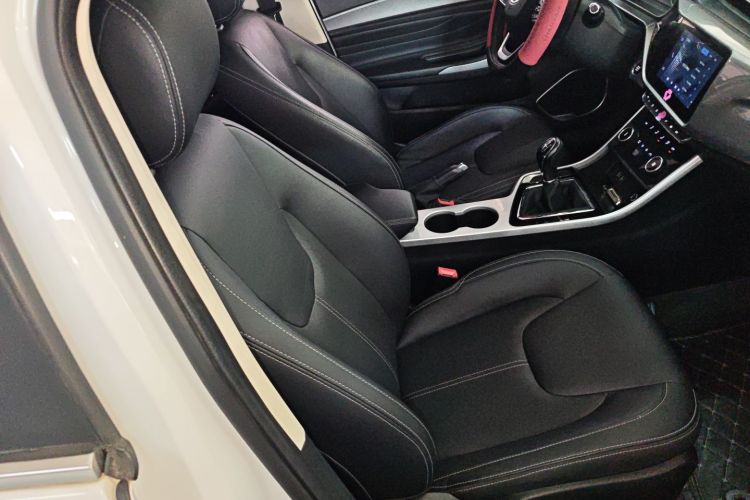 奇瑞 艾瑞泽5 2019款 1.5L 手动自在版 国V局部细节41