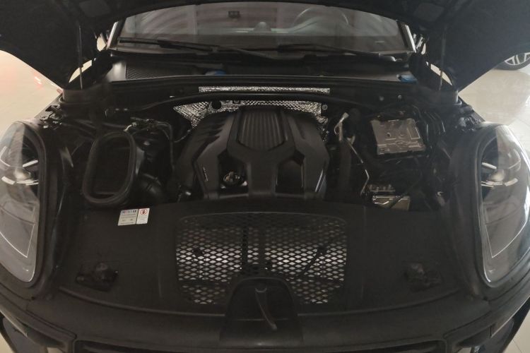 保时捷 2022款 Macan 2.0T机舱底盘24