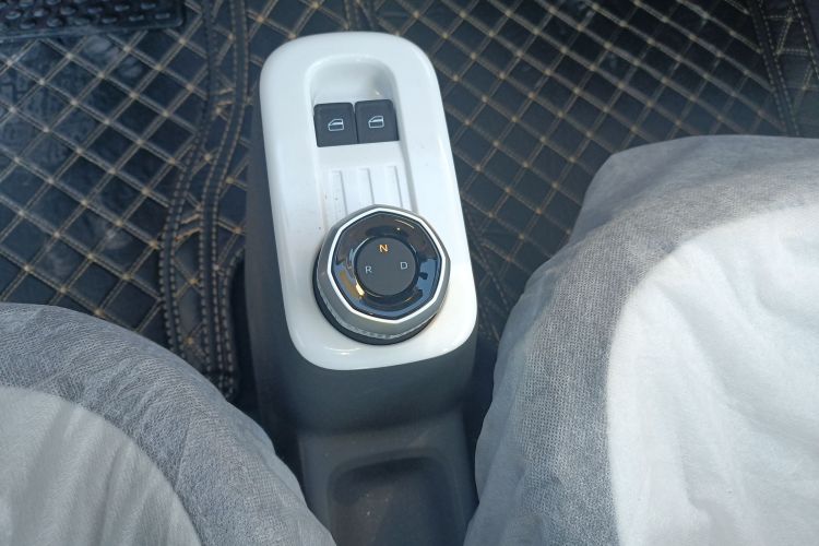 吉利银河 熊猫 2025款 210km 元气熊中控内饰18