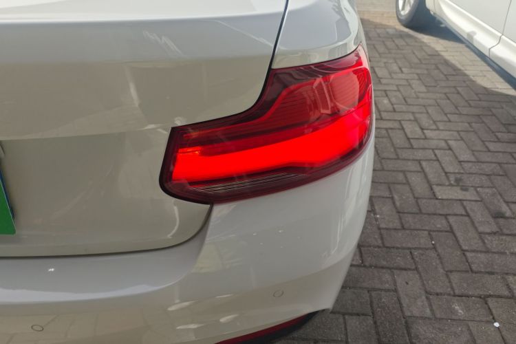 宝马2系(进口) 2018款 225i 敞篷轿跑车 M运动型车身外观9