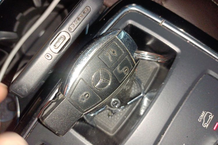 奔驰GLE 2017款 GLE 320 4MATIC 动感型中控内饰7001