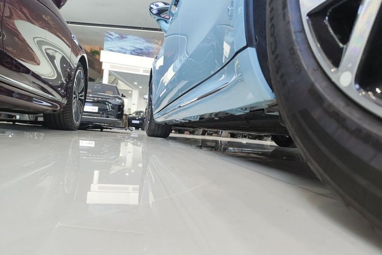 鸿蒙智行 智界S7 2024款 Pro 后驱长航版局部细节9002