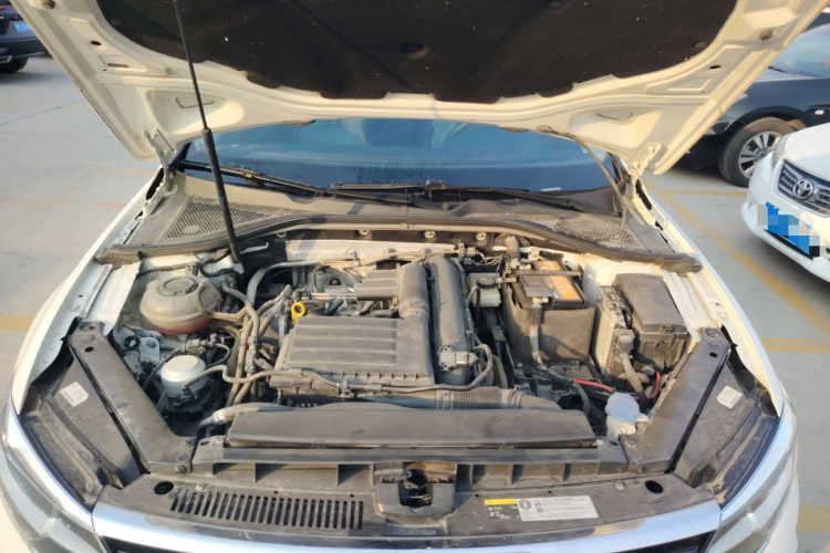 大众 凌渡 2021款 230TSI DSG风尚版机舱底盘24