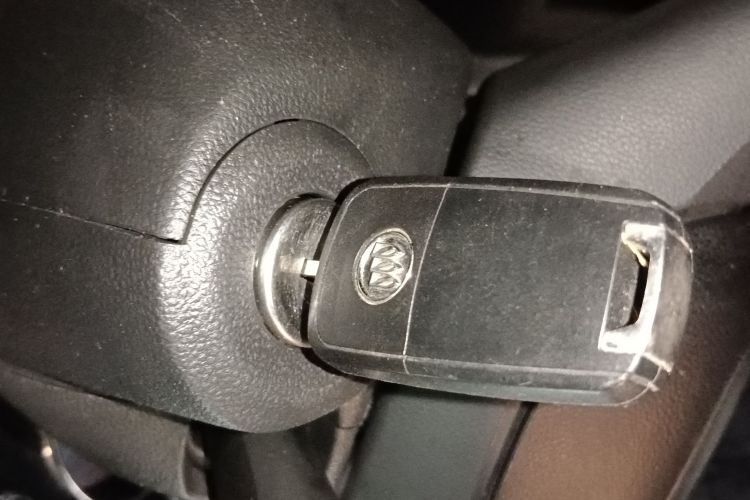 别克 昂科拉 2015款 1.4T 自动两驱都市精英型中控内饰11