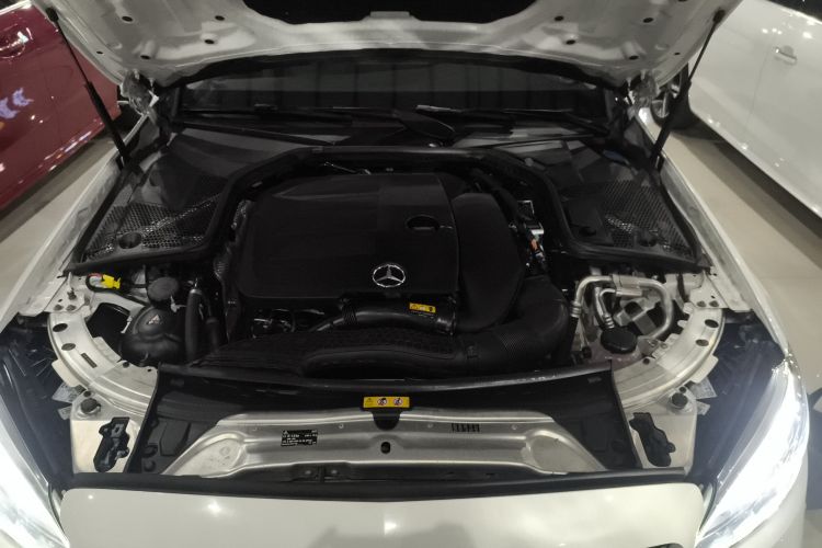 奔驰C级 2020款 改款 C 260 L 运动版机舱底盘24