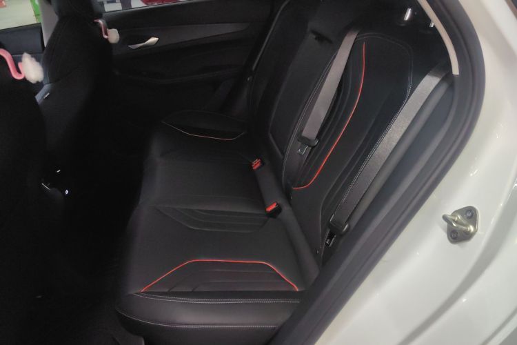 吉利汽车 2024款 缤瑞COOL 1.5T DCT龙腾版中控内饰21