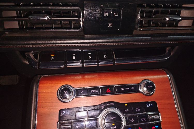 林肯 飞行家(进口) 2020款 3.0T V6全驱尊享版中控内饰18