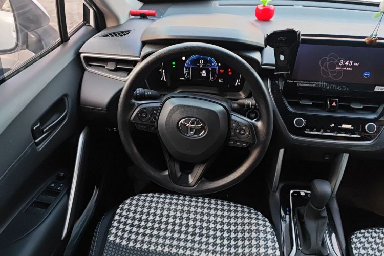 丰田 卡罗拉锐放 2023款 2.0L 精英版中控内饰13