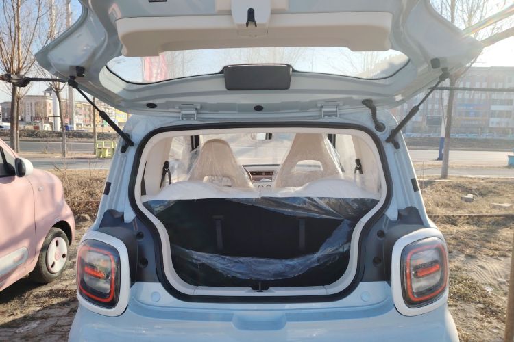 奔腾小马 2026款 222km 萌趣马 Plus机舱底盘23