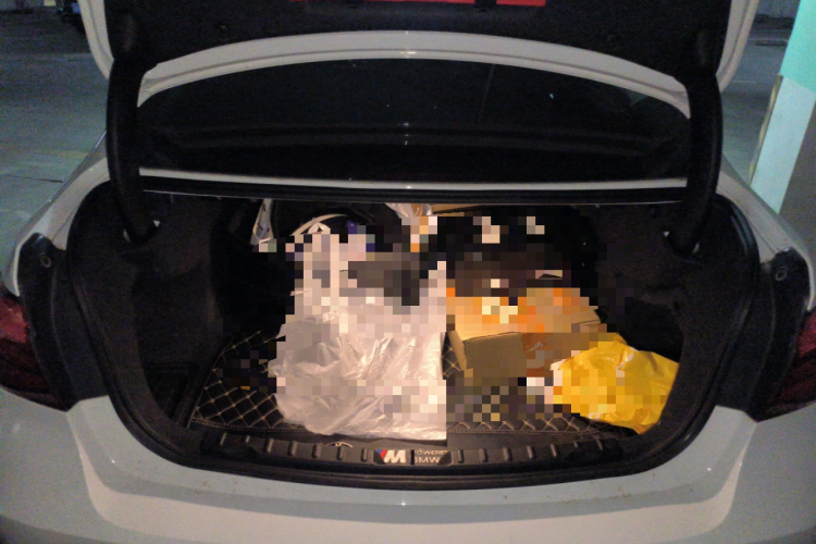 宝马3系 2019款 320Li M运动曜夜版局部细节23