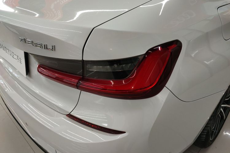 宝马3系 2021款 改款二 325Li M运动套装车身外观9