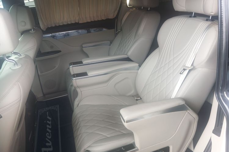 别克GL8 2021款 ES陆尊 653T 舒适型中控内饰21