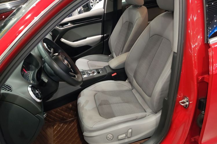 奥迪A3 2018款 30周年年型 Sportback 35 TFSI 时尚型局部细节19