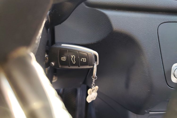 奥迪Q3 2013款 35 TFSI 进取型中控内饰11