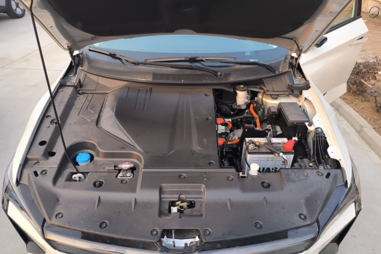 灵悉L 2024款 头号玩家版机舱底盘24