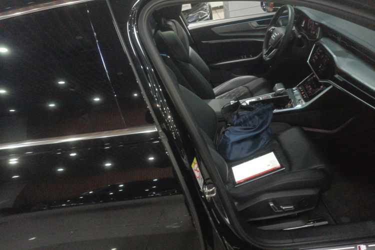 奥迪A6L 2025款 45 TFSI 臻选动感型局部细节41