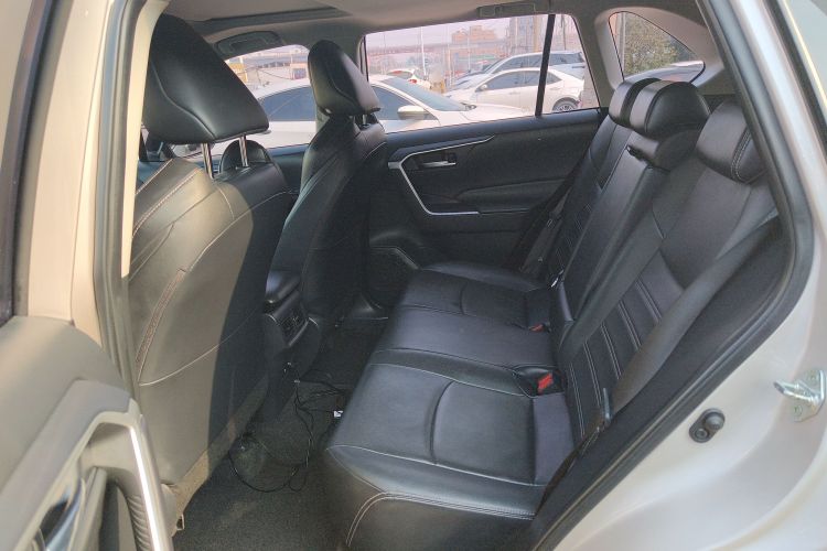 丰田 威兰达 2020款 2.0L CVT两驱豪华版中控内饰21