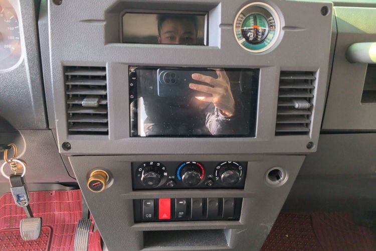 BAW北汽制造 勇士 2019款 2.4T 三门四驱短轴汽油版 国VI中控内饰16