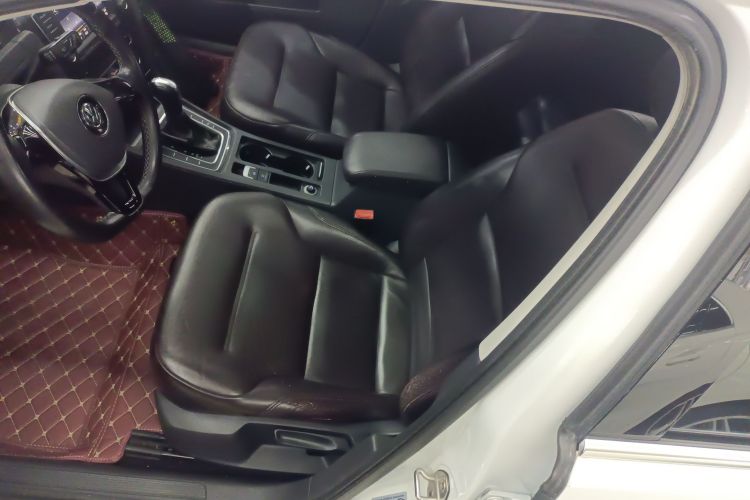 大众 高尔夫 2017款 230TSI 自动舒适百万辆纪念版局部细节19