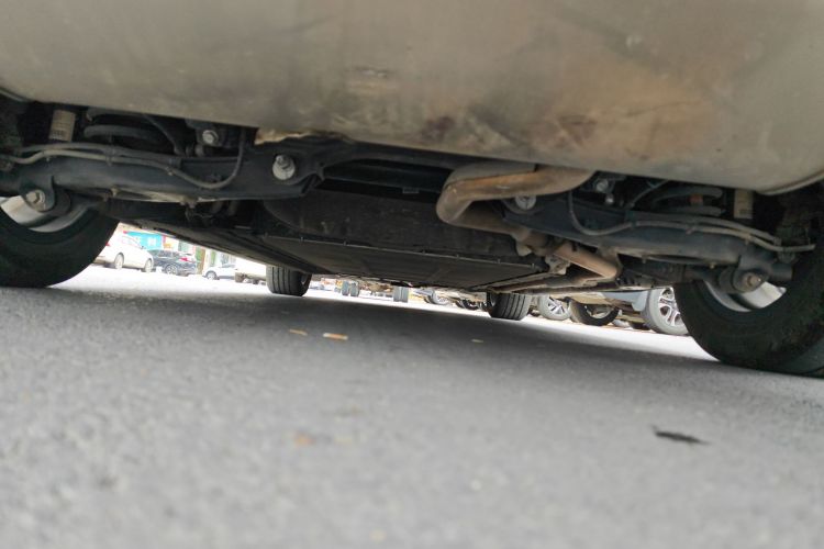 腾势D9 2022款 DM-i 1040 尊贵型局部细节9009