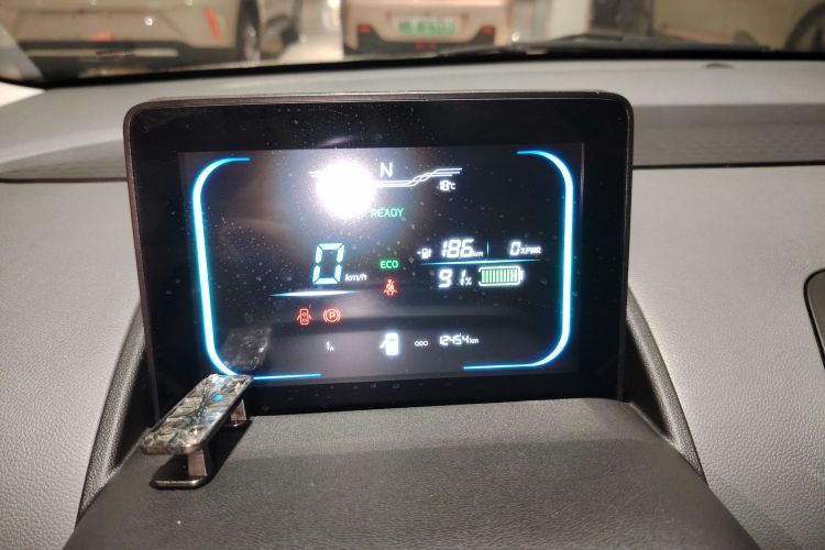 长安启源 长安Lumin 2023款 205km 香沁款中控内饰14