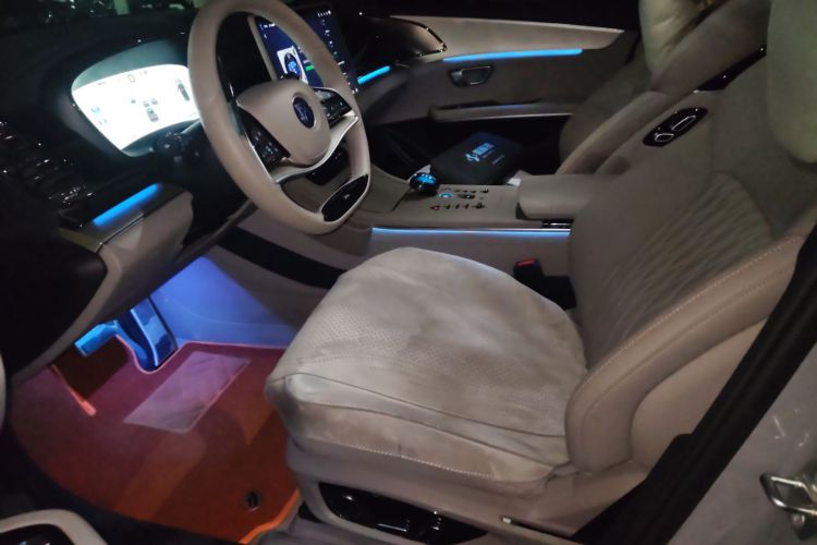 比亚迪 汉 2025款 DM-i 125KM尊荣型中控内饰19