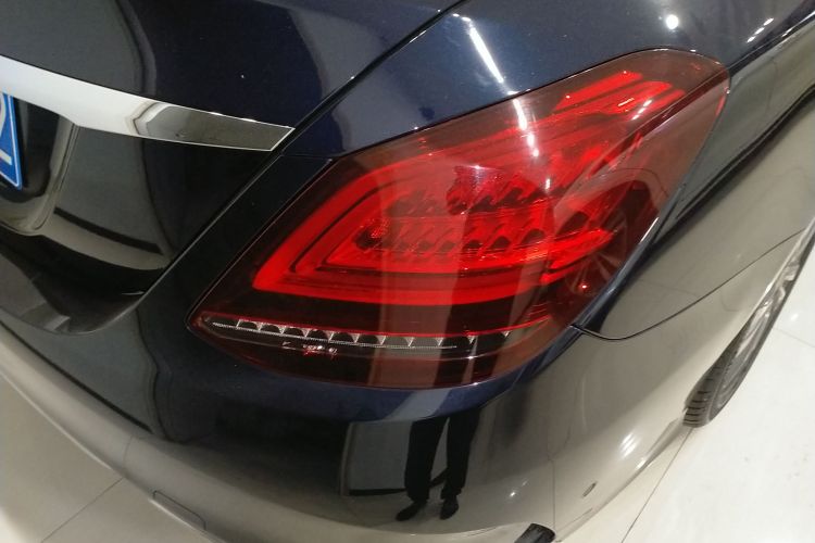 奔驰C级 2020款 C 200 L 时尚型运动版车身外观9