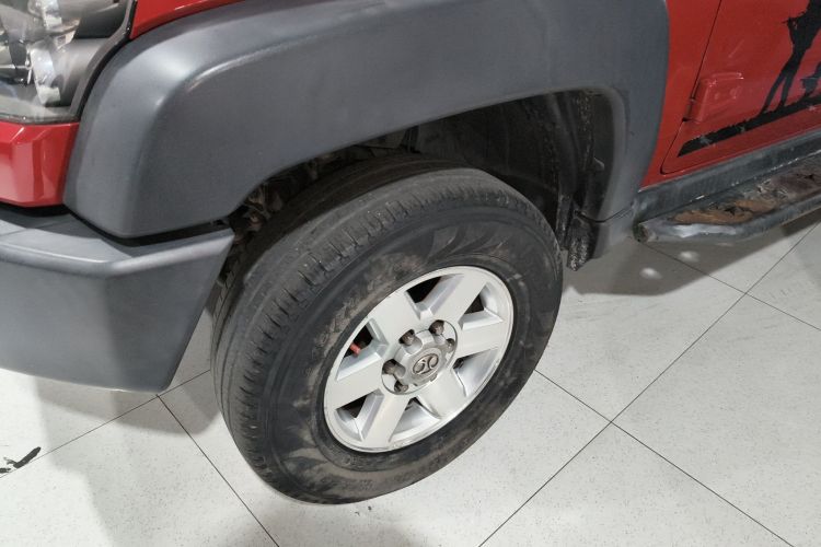 北京越野 北京BJ40 2016款 40L 2.3T 自动两驱豪华版车身外观6001