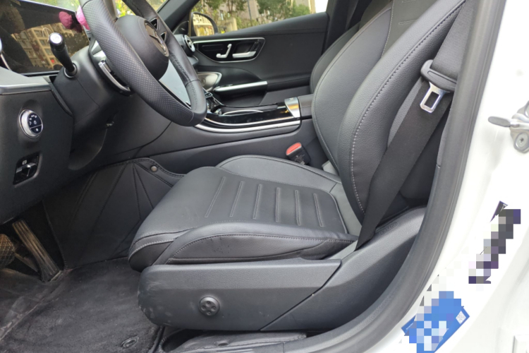 奔驰C级 2023款 C 260 L 皓夜运动版局部细节19