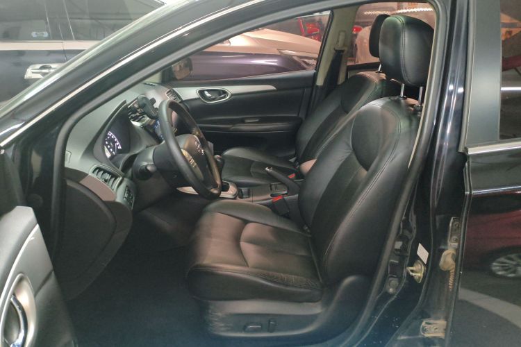 日产 轩逸 2012款 1.6XL 手动豪华版中控内饰19