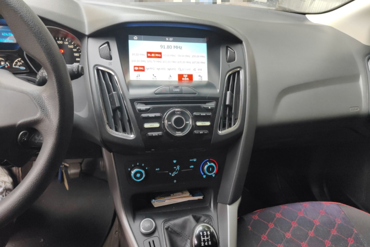 福特 福克斯 2017款 两厢 1.6L 手动舒适型智行版中控内饰16