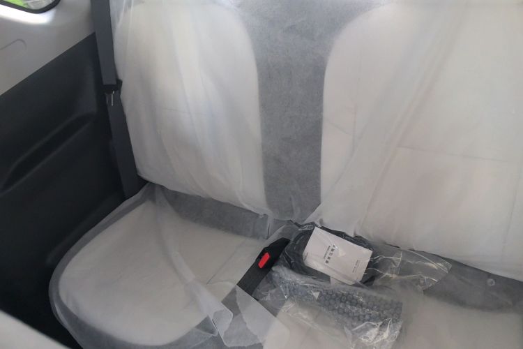 吉利银河 熊猫 2025款 210km 元气熊中控内饰21