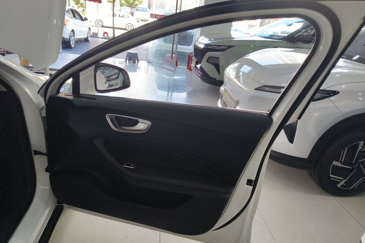 荣威D7 2023款 DMH 125km 超越版中控内饰42