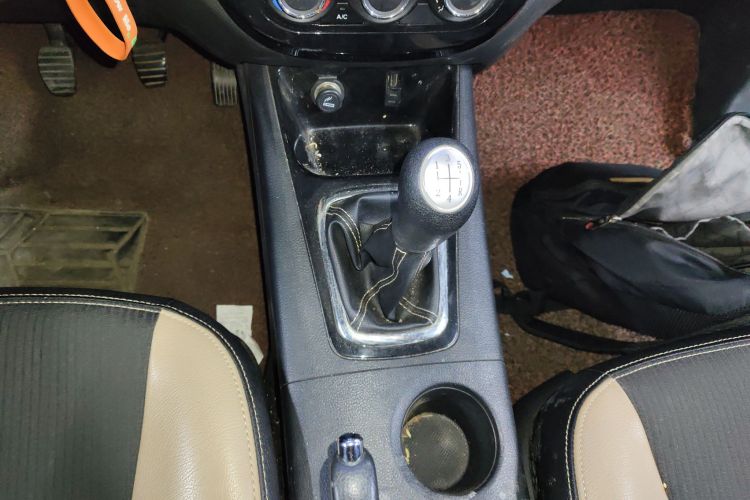 东风风行 景逸X3 2015款 1.5L 舒适型局部细节18