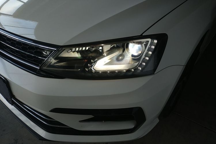 大众 速腾 2017款 1.6L 自动舒适型车身外观36