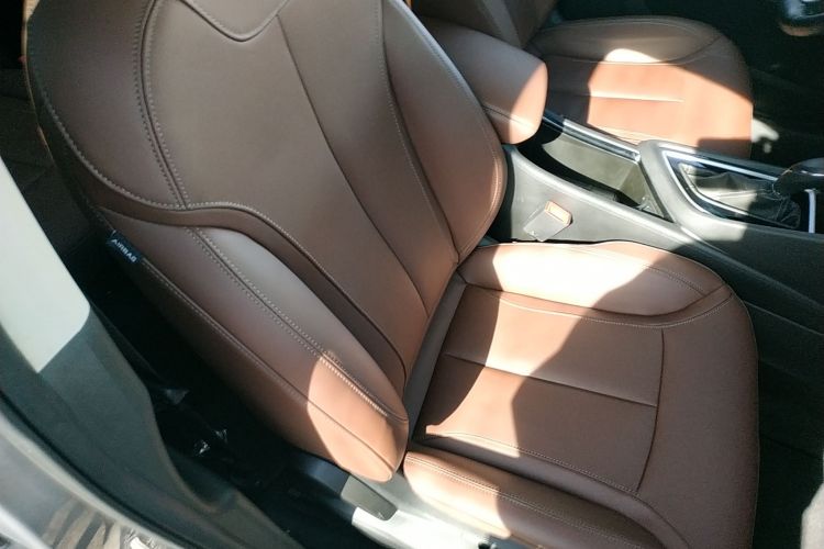 别克GL6 2018款 18T 6座尊贵型局部细节41