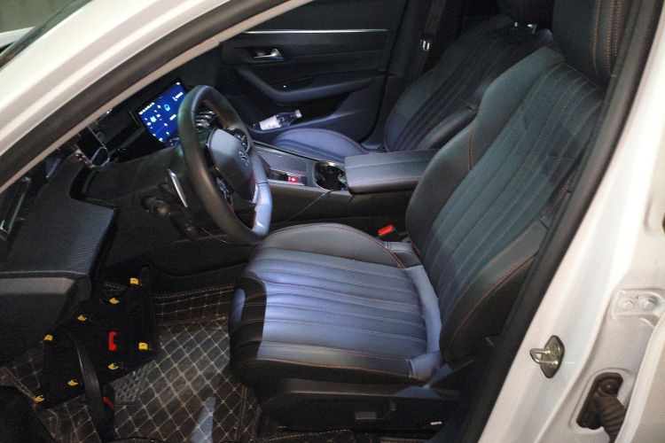 标致508 2022款 508L 400THP PureTech 驾控版局部细节19