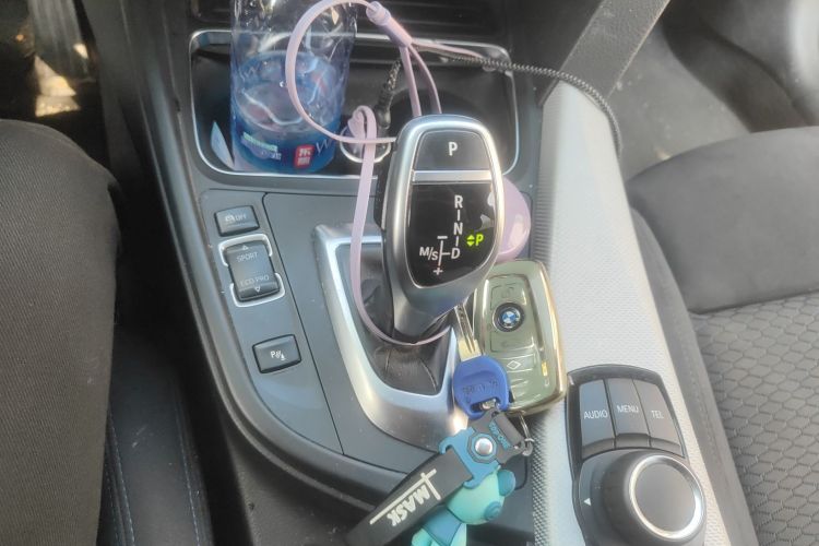 宝马3系 2017款 320i M运动型局部细节18