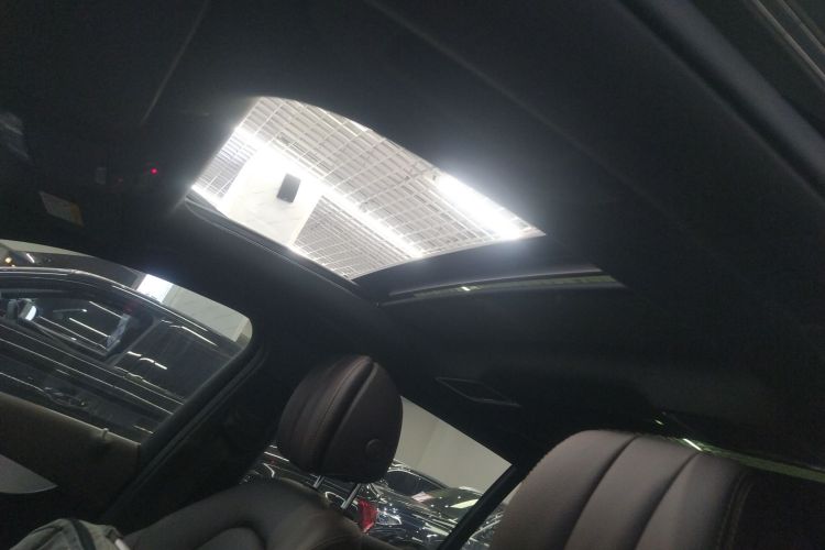 奔驰GLC 2022款 改款三 GLC 260 L 4MATIC 动感型中控内饰22