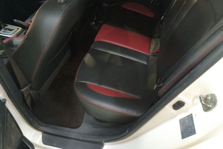 长安 逸动 2015款 1.6L 自动俊酷型 国IV中控内饰19